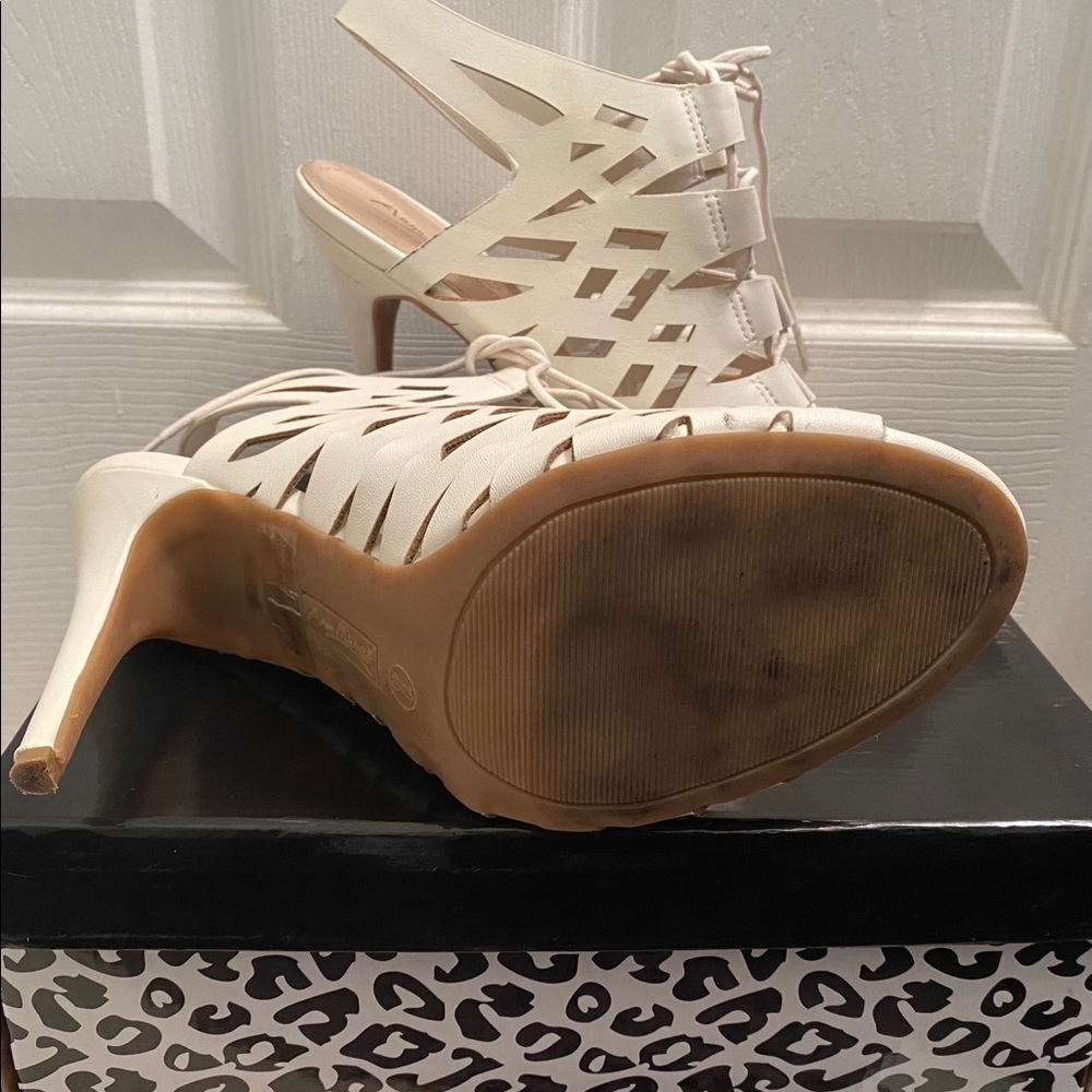High heels - Picture 6 of 8